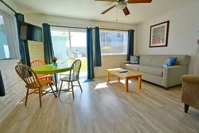 Image de 1br Apartment w/Heated Pool and Hot Tub - Two Queen beds and futon