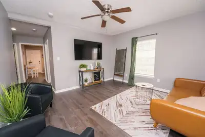 Image de Comfy Knoxville Home\nNear downtown, Interstate, Wi-Fi, Free local gift cards!