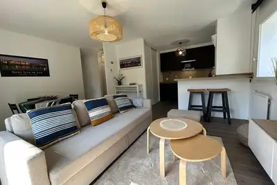 Image de T2 rénové avec terrasse, à 300m de la plage de Socoa