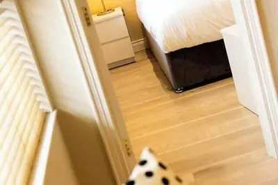 Image de The Monet- Chic 1 Bed Apt (Gold Short Term Stays)