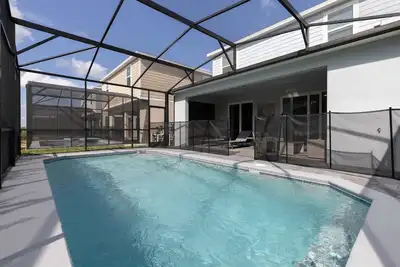 Image de Family Friendly 5br Home Pool, Patio & Room for 10!