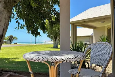 Image de Waterfront Resort | Sleeps 6 | Pool | Wifi