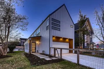 Image de The Ivory Farmhouse on Forest. Walk to square & Swu