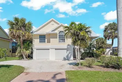 Image de Cozzi Casa al Mare: Pool Home in Beachview Estates