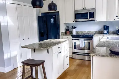Image de Downtown Ocean Springs 2 bed 2. 5 bath with garage
