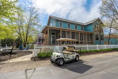 Image de Perfectly Curated Resort Home with Rooftop Deck & Golf Cart