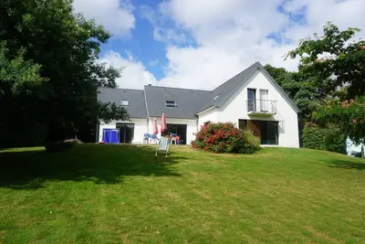 Image de Jolie maison de vacances avec une vue magnifique sur le jardin