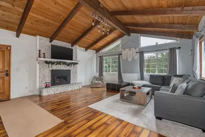 Image de Arnold Alpine Abode- Pet Friendly with Huge yard