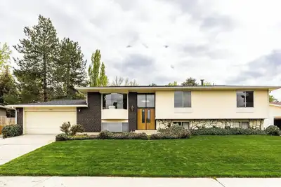 Image de Cottonwood Access Ski Retreat - Spacious house in Sandy with a hot tub