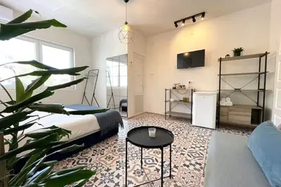 Image de Designed studio in the center\n\n