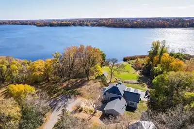 Image de New! Spacious Lakeside Home with WiFi and Ac
