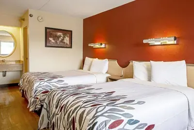 Image de 2 Relaxing Rooms Ideal for Exploring Pro Football Hall of Fame & More