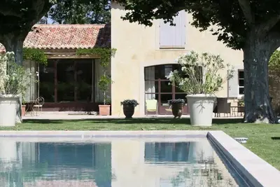 Image de Bastide de charme, piscine privée au coeur du Lubéron
