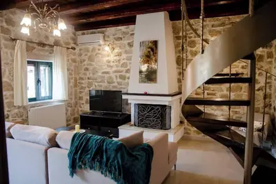 Image de Small Villa Pyrgou with Shared Swimming Pool