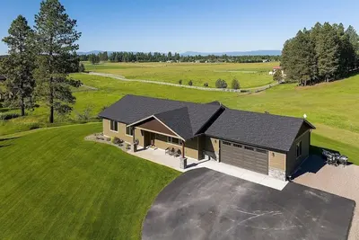 Image de Charming 3-bedroom home in serene Columbia Falls, \"The Gateway to Glacier\"