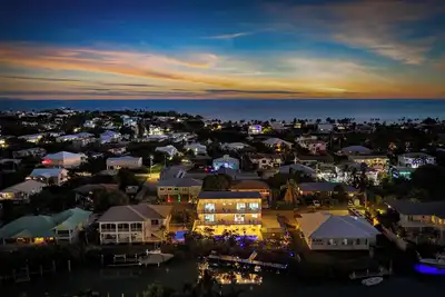 Image de Wander Sombrero Beach w/ Pool & Elevator