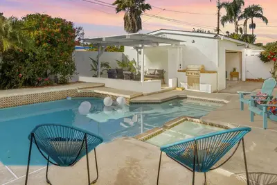 Image de Splash Haven|Heated Pool|Huge Living Area|Sleeps 8