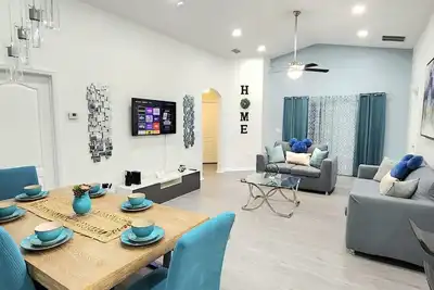 Image de Lovely 5-bedroom house with pool/spa minutes from Disney.