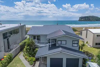 Image de Jack and Enid’s Whangamata Beach House