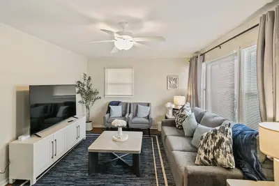 Image de 3 Bedroom Home Centrally Located