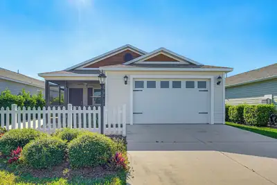 Image de Golf, Shop & Unwind: Lovely Home in The Villages!