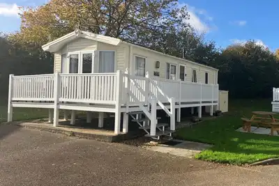 Image de Beautiful caravan with decking & WiFi at Carlton Meres Park ref 60002r