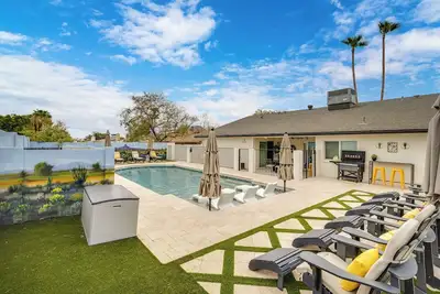 Image de The Wren 3 Bd luxury retreat w. free heated pool