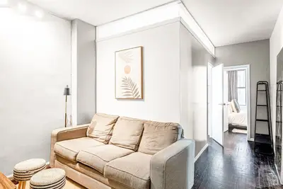 Image de Prime Location: 2-Bedroom, 1-Bath Apt in Midtown!