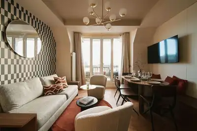 Image de Lavie Maison : Louvre, Hot Tub Ac Terrace
