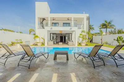 Mara Vita - Luxury Oceanfront Villa Combination  - 16 Bedrooms