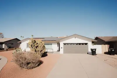 Image de Scottsdale Spacious Oasis l 10mins to Old town