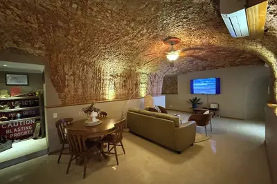 Image de Lot 1002 Underground Home