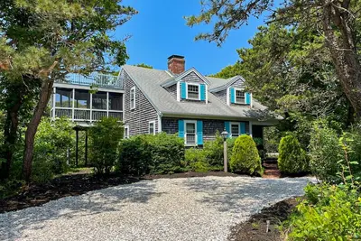 Image de Private house steps to beach with deck, W/D, games, & Ac