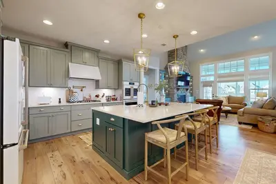 Image de Marlin Chase home with resort amenities, patio, grill, balcony