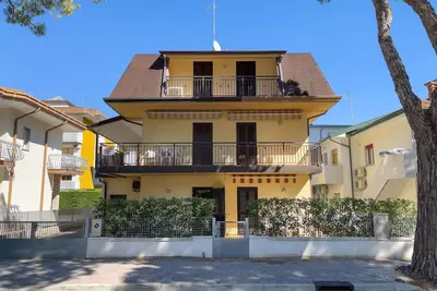 Image de Joli appartement avec climatisation, Wifi, Tv, terrasse, animaux admis et parking