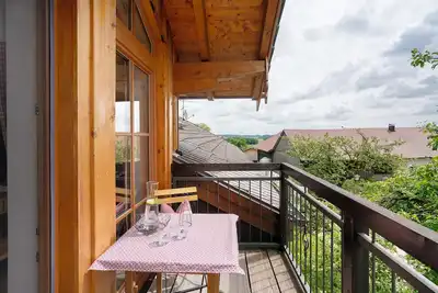 Image de Appartement 'Neubau - Freundliche' avec vue sur les montagnes, jardin partagé et Wi-Fi
