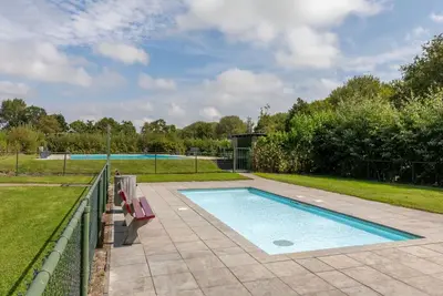 Image de Belle maison de vacances pour 4 personnes avec piscine, Wifi, Tv, terrasse, animaux admis et parking