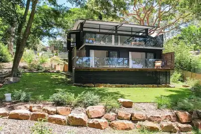 Image de Elegant abode only moments to Macmasters Beach