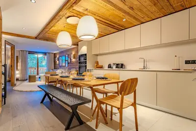 Image de Appartement moderne à Méribel avec balcon, 3 chambres, conciergerie 5*