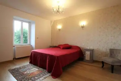 Image de Escapade Romantique dans Ferme Restaurée avec Spa et Jardin à Yssingeaux