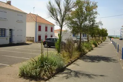 Appartement Rdc à 100m plage, animaux admis, stationnement facile