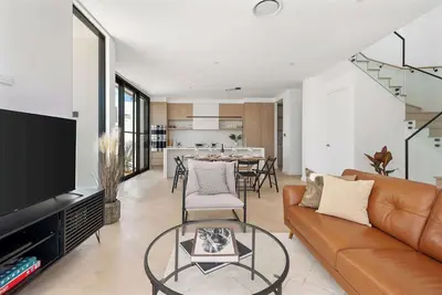 Image de Coastal Retreat with Private Parking