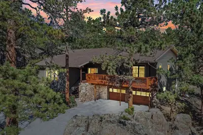 Image de New Listing! Mountain Forest Scenic Home - Hot Tub