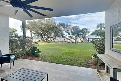 Image de 2bd/2ba Waterfront Condo | Boat Slip, Beach Access, Pool, Gym, Tennis + More
