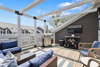 Image de Beach Bliss in Union Pier | Rooftop Deck, Pool Access; Prime