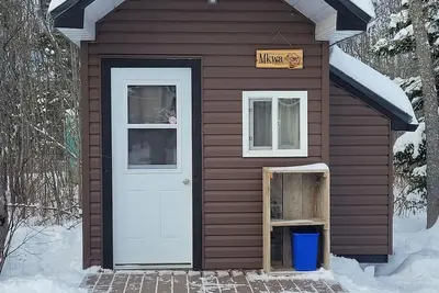 Image de Cozy cabins for rent\nPerfect for a winter getaway \nPet friendly