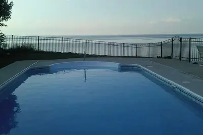 Image de Lakefront Paradise with Pool
