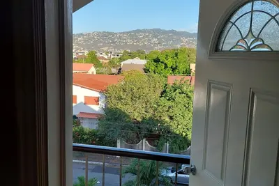 Image de Spectacular view 3-bedroom Apt. in a gated community with Ac, & WiFi, Kingston.