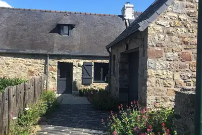 Image de Penty typique avec jardin, à deux pas de l’Île Vierge, des plages, randonnées.