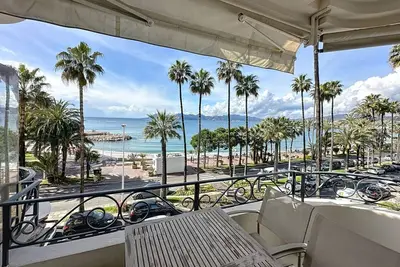 Image de Modern 2-Bedroom Apartment with Stunning Sea View on La Croisette